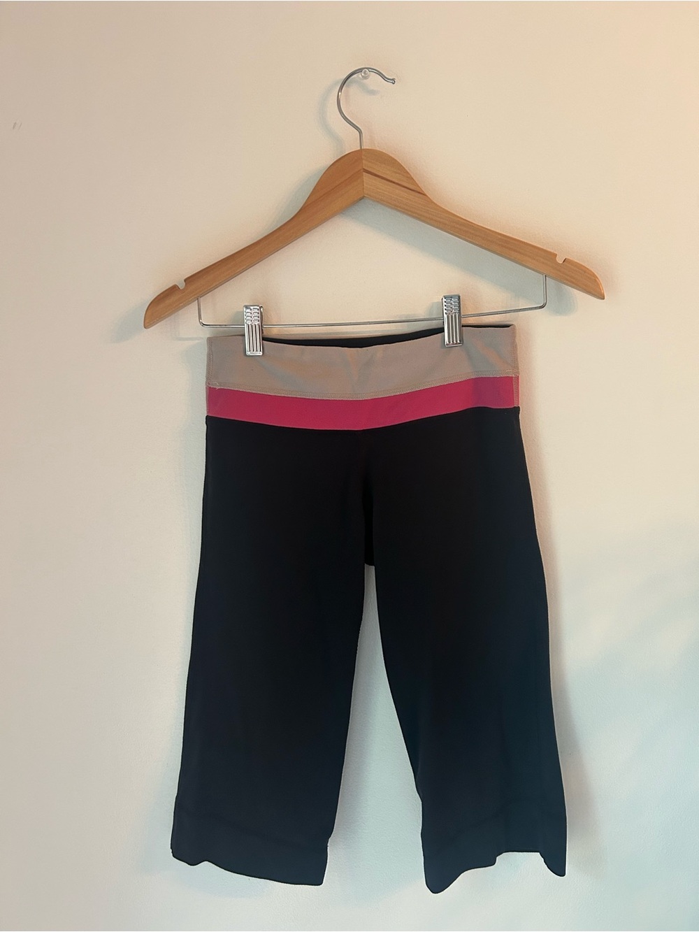 lululemon athletica Groove Crop - Black / Pink / Light Lilac